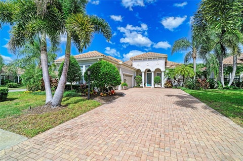 Photo of 12705 Stone Ridge Place, Lakewood Ranch, FL 34202 (MLS # A4711101)