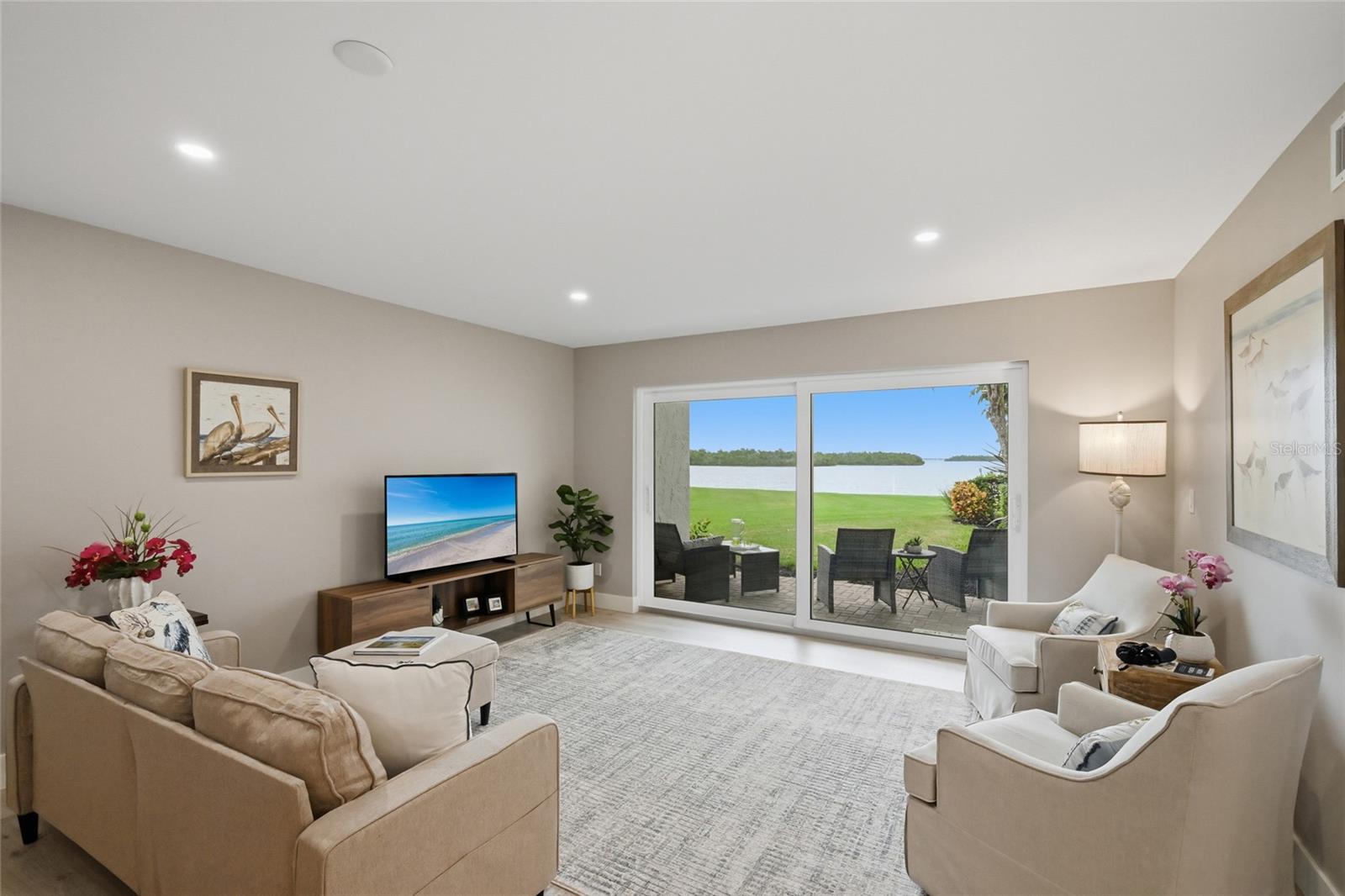 PELICAN HARBOUR & BEACH CLUB - Residential