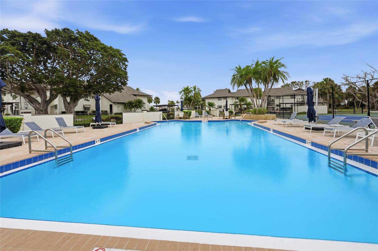 PELICAN HARBOUR & BEACH CLUB - Residential