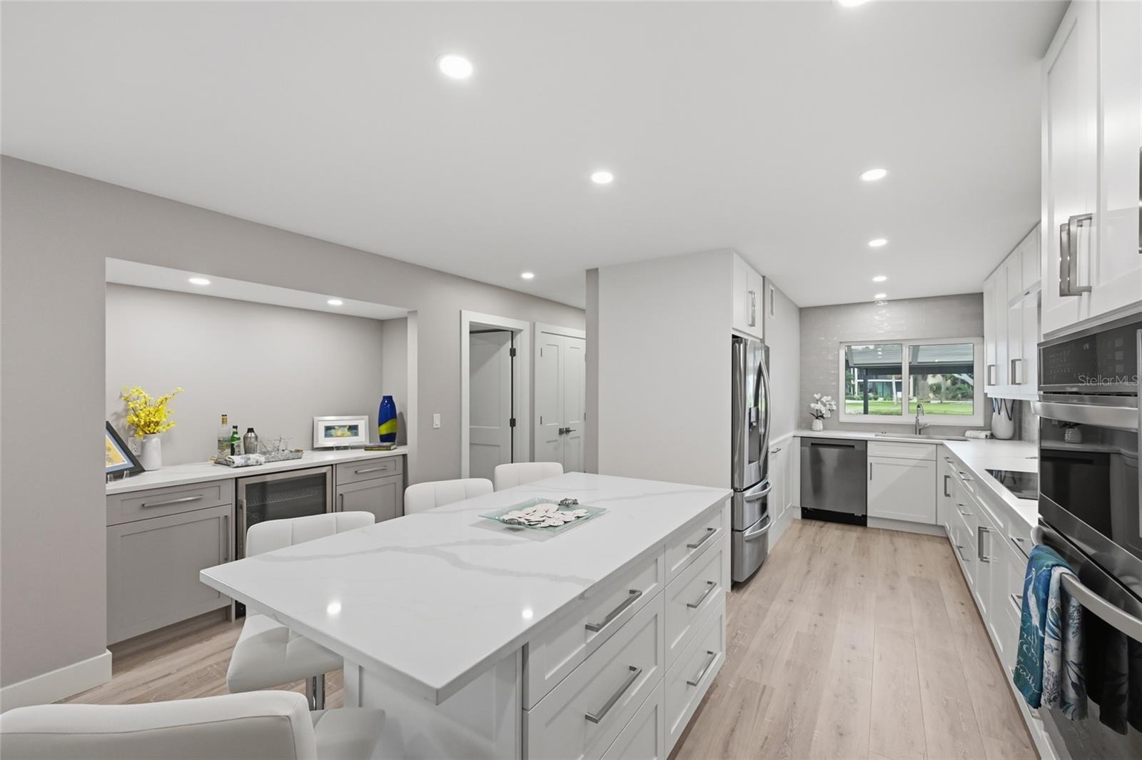 PELICAN HARBOUR & BEACH CLUB - Residential