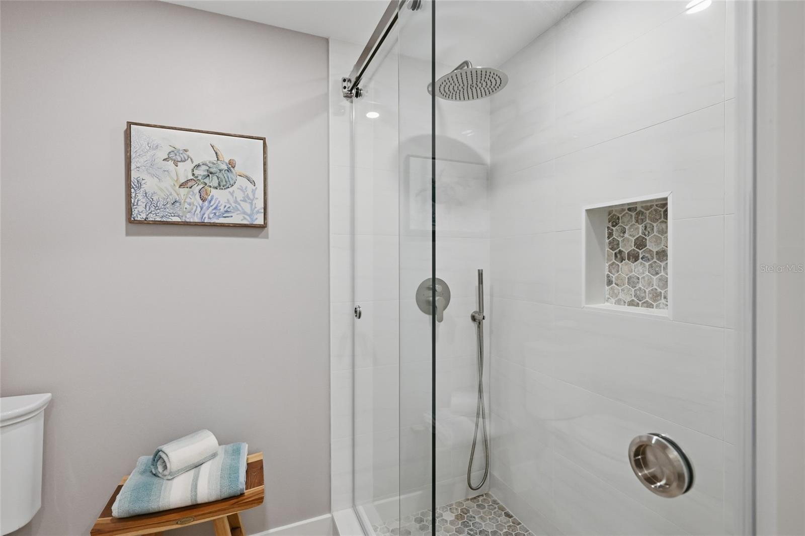 PELICAN HARBOUR & BEACH CLUB - Residential