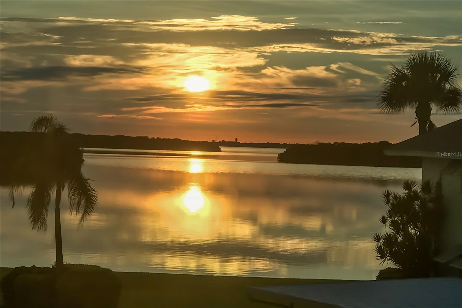 PELICAN HARBOUR & BEACH CLUB - Residential