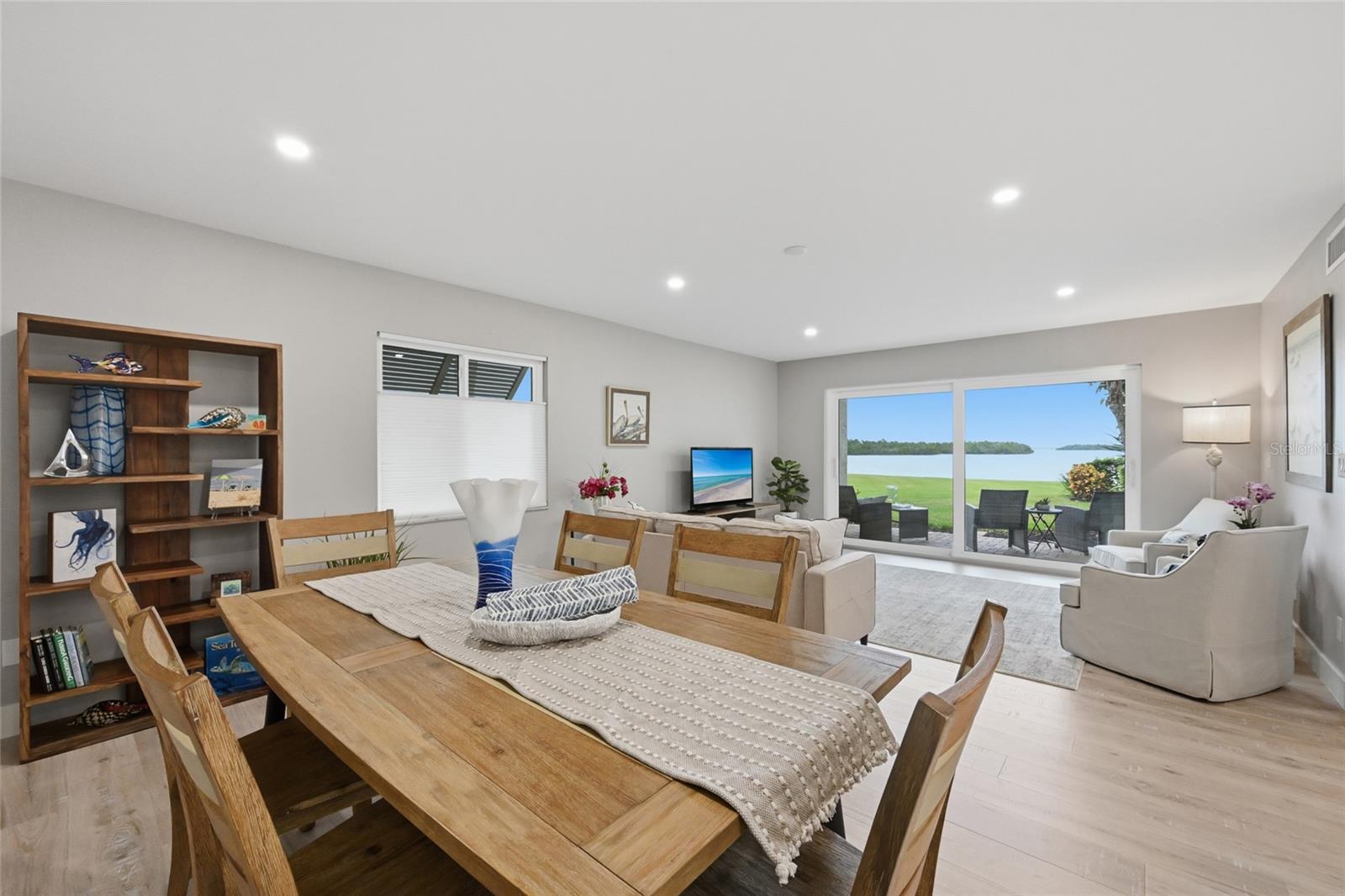 PELICAN HARBOUR & BEACH CLUB - Residential