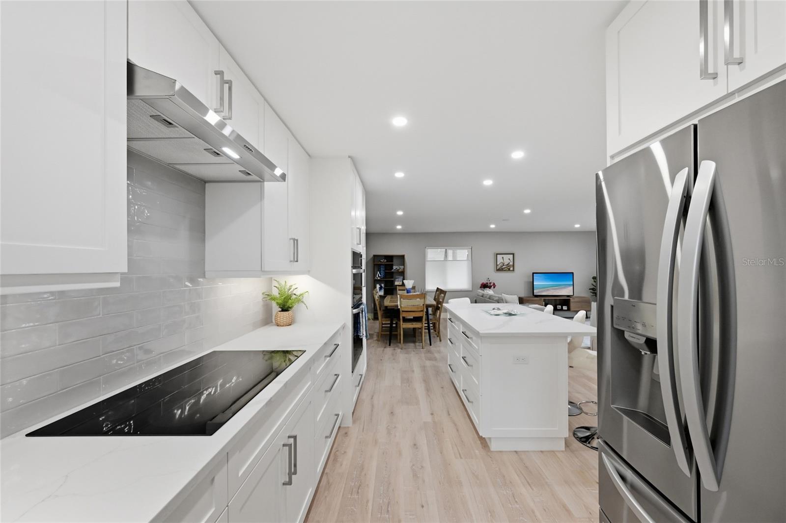 PELICAN HARBOUR & BEACH CLUB - Residential