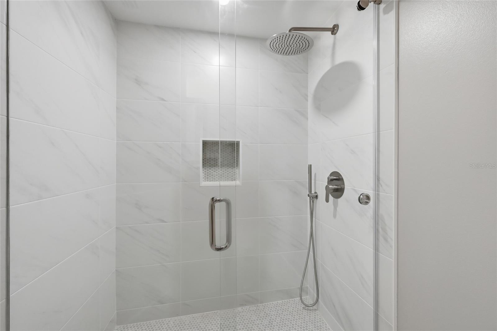 PELICAN HARBOUR & BEACH CLUB - Residential