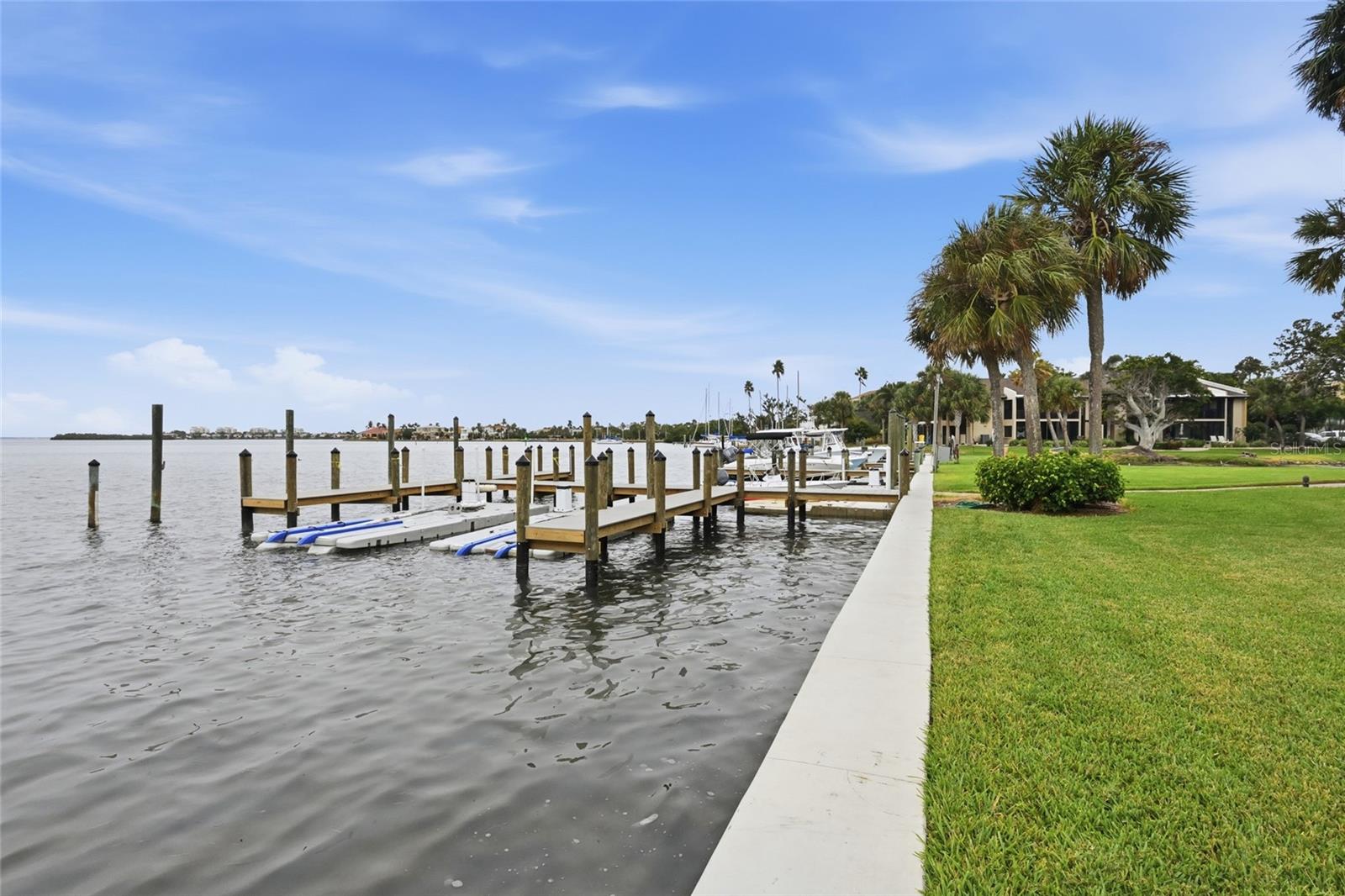 PELICAN HARBOUR & BEACH CLUB - Residential