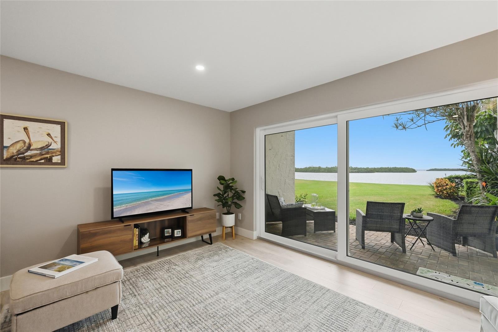 PELICAN HARBOUR & BEACH CLUB - Residential