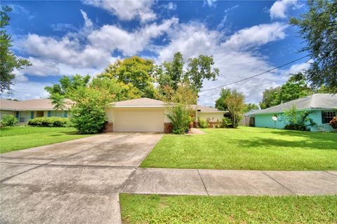 A home in WINTER HAVEN