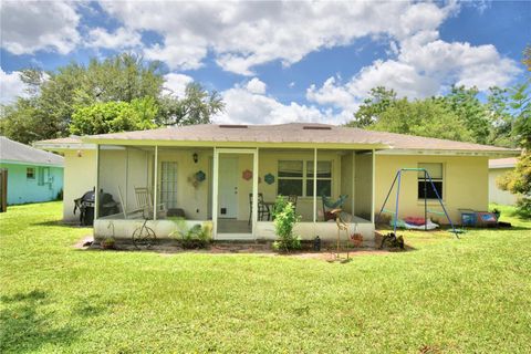 A home in WINTER HAVEN