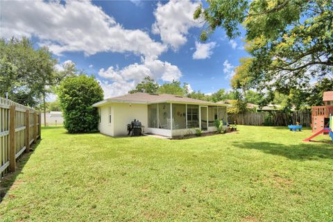 A home in WINTER HAVEN