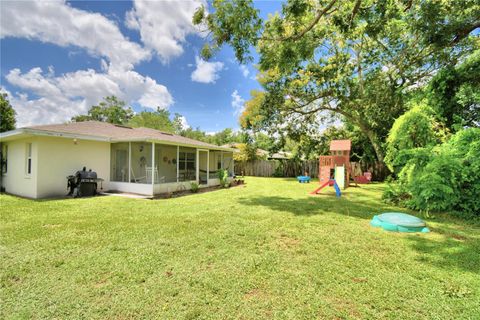 A home in WINTER HAVEN