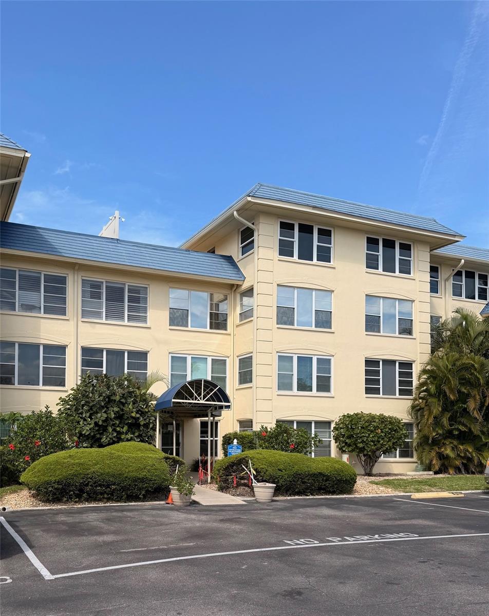 BEACH HARBOR CLUB - Residential