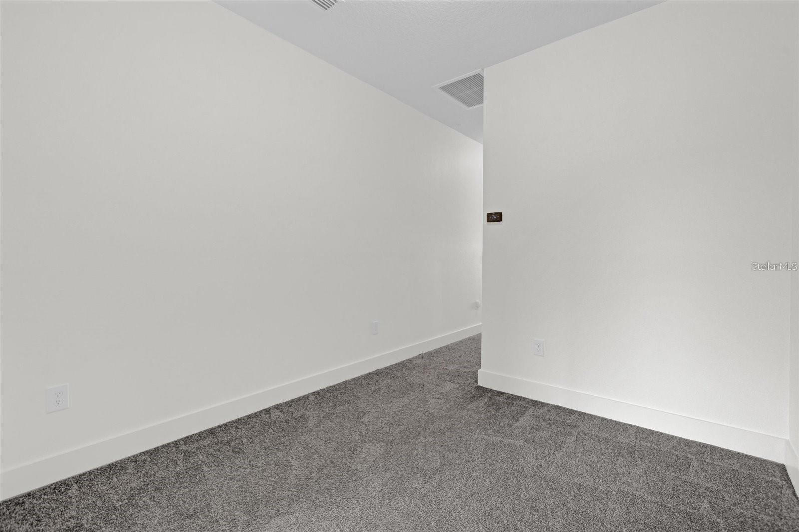 LIVE/WORK UNS/UPTOWN AVALON - Residential Lease