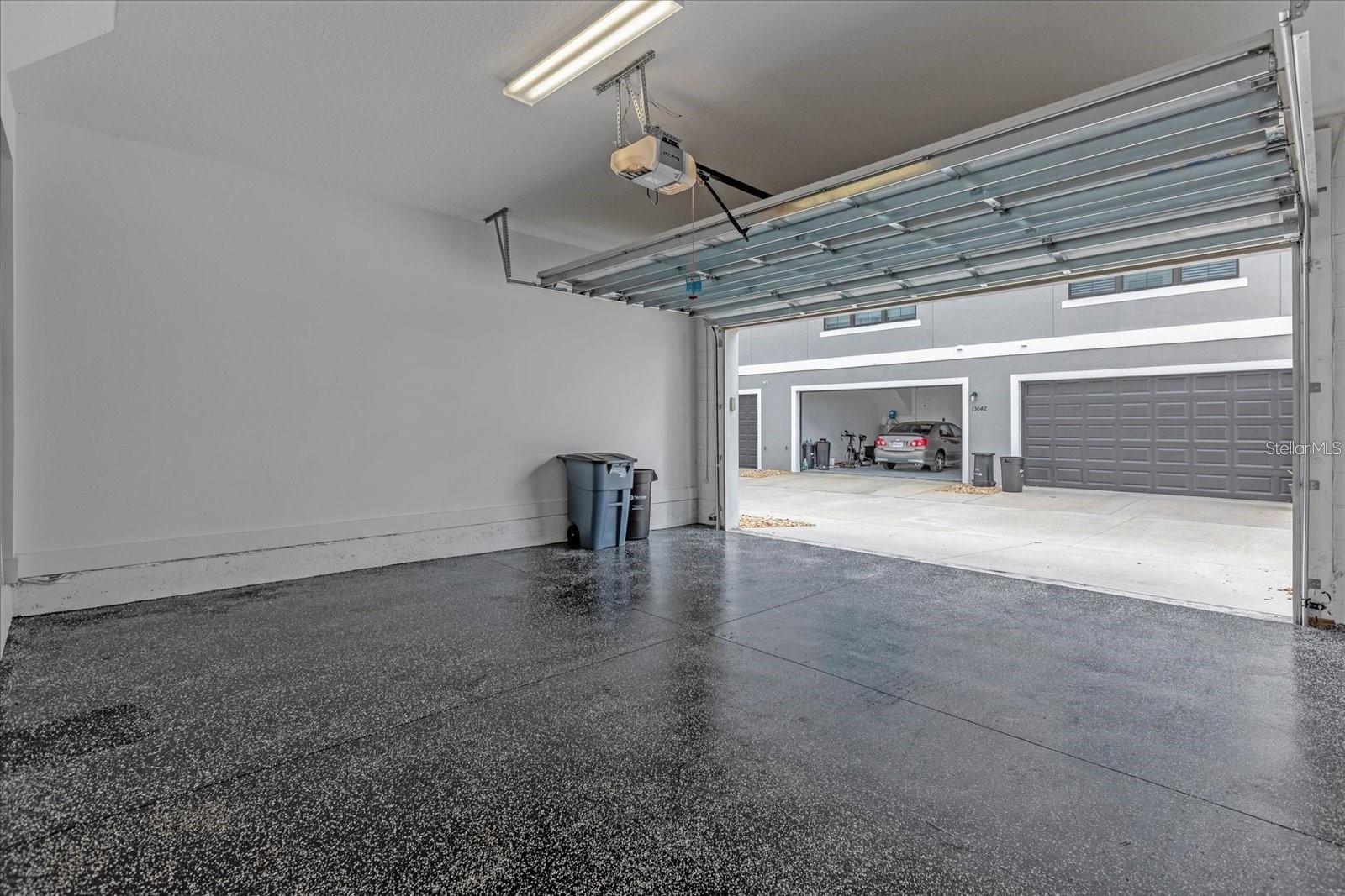 LIVE/WORK UNS/UPTOWN AVALON - Residential Lease