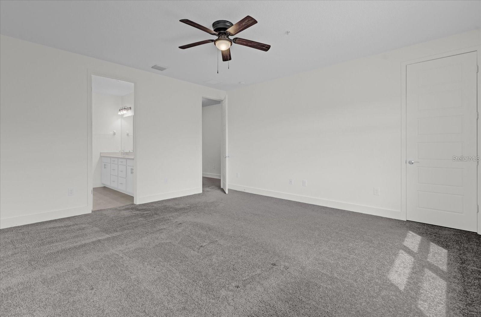 LIVE/WORK UNS/UPTOWN AVALON - Residential Lease