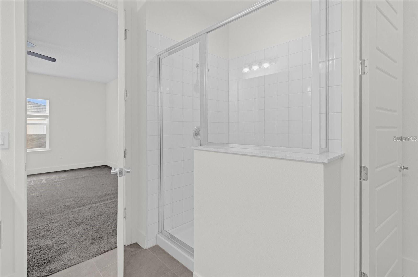 LIVE/WORK UNS/UPTOWN AVALON - Residential Lease