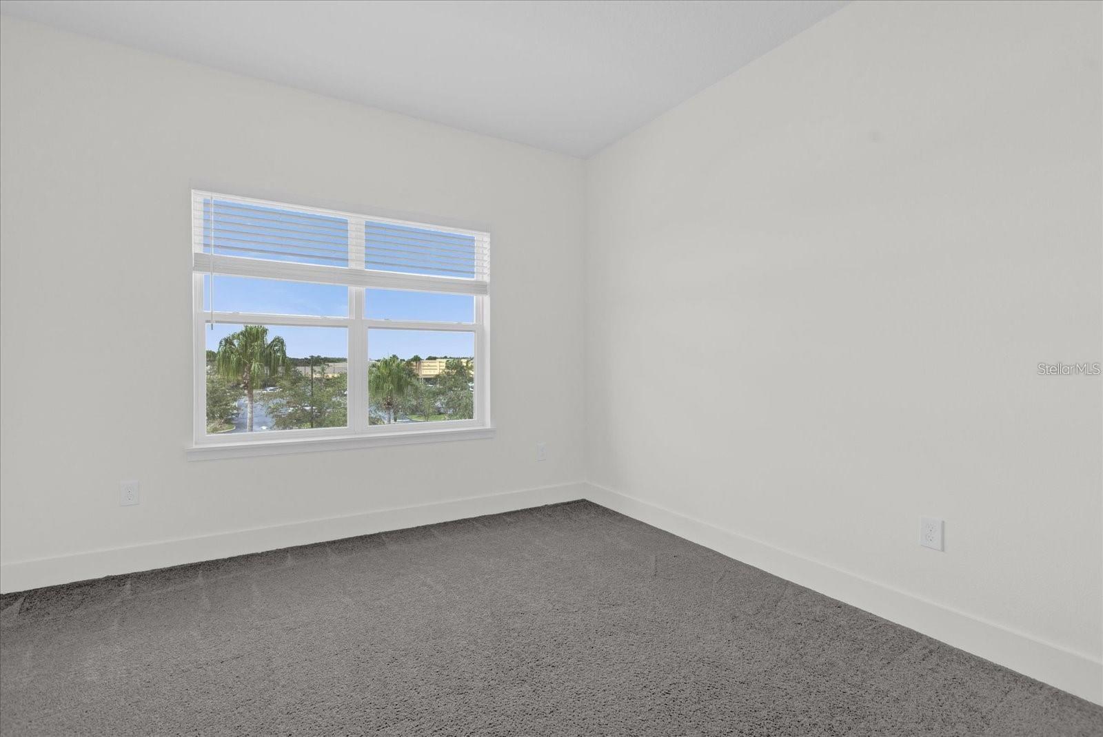 LIVE/WORK UNS/UPTOWN AVALON - Residential Lease