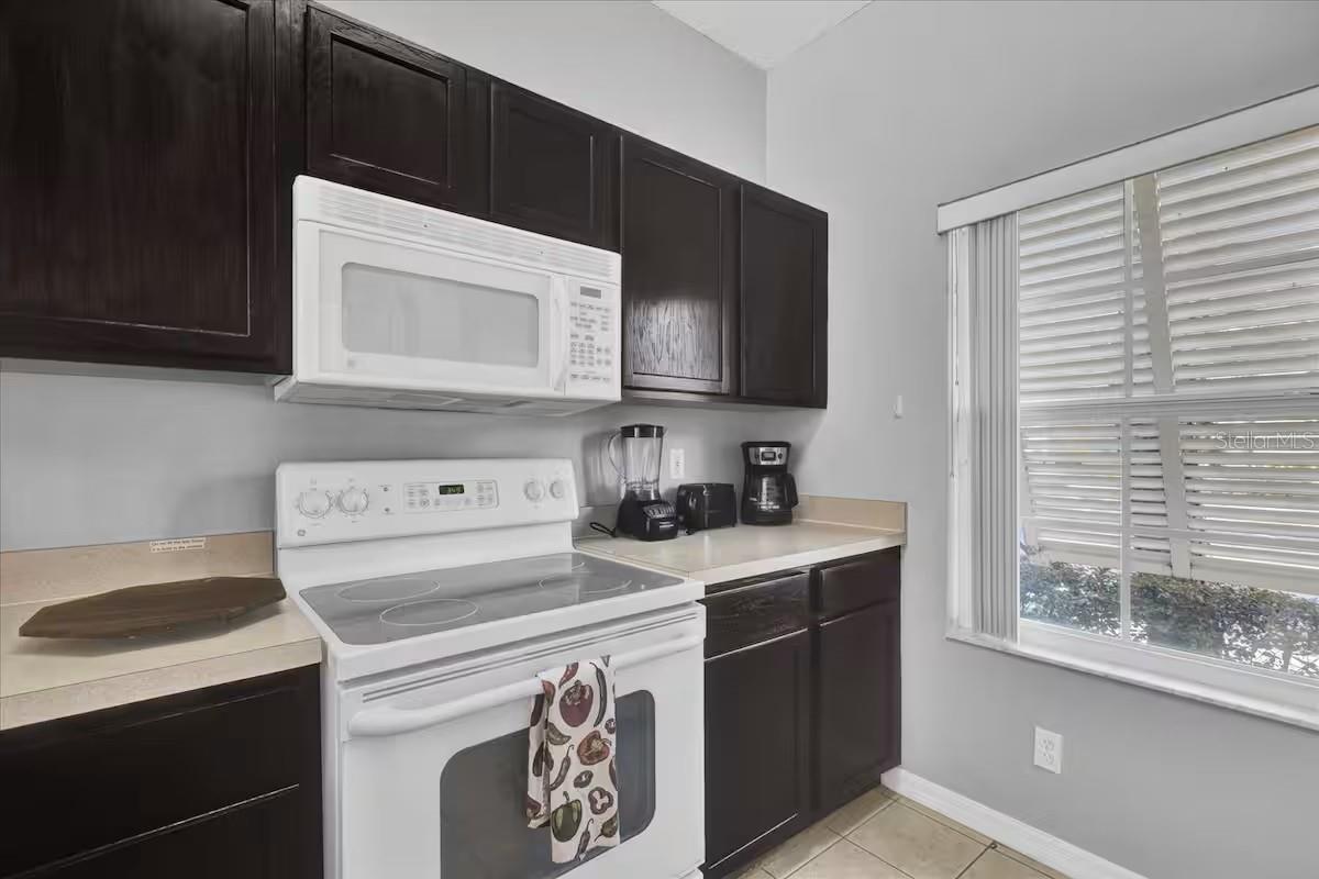 8515 CRYSTAL COVE LOOP