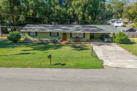 Photo of 416 NE 21st Terrace, Ocala, FL 34470 (MLS # OM709956)