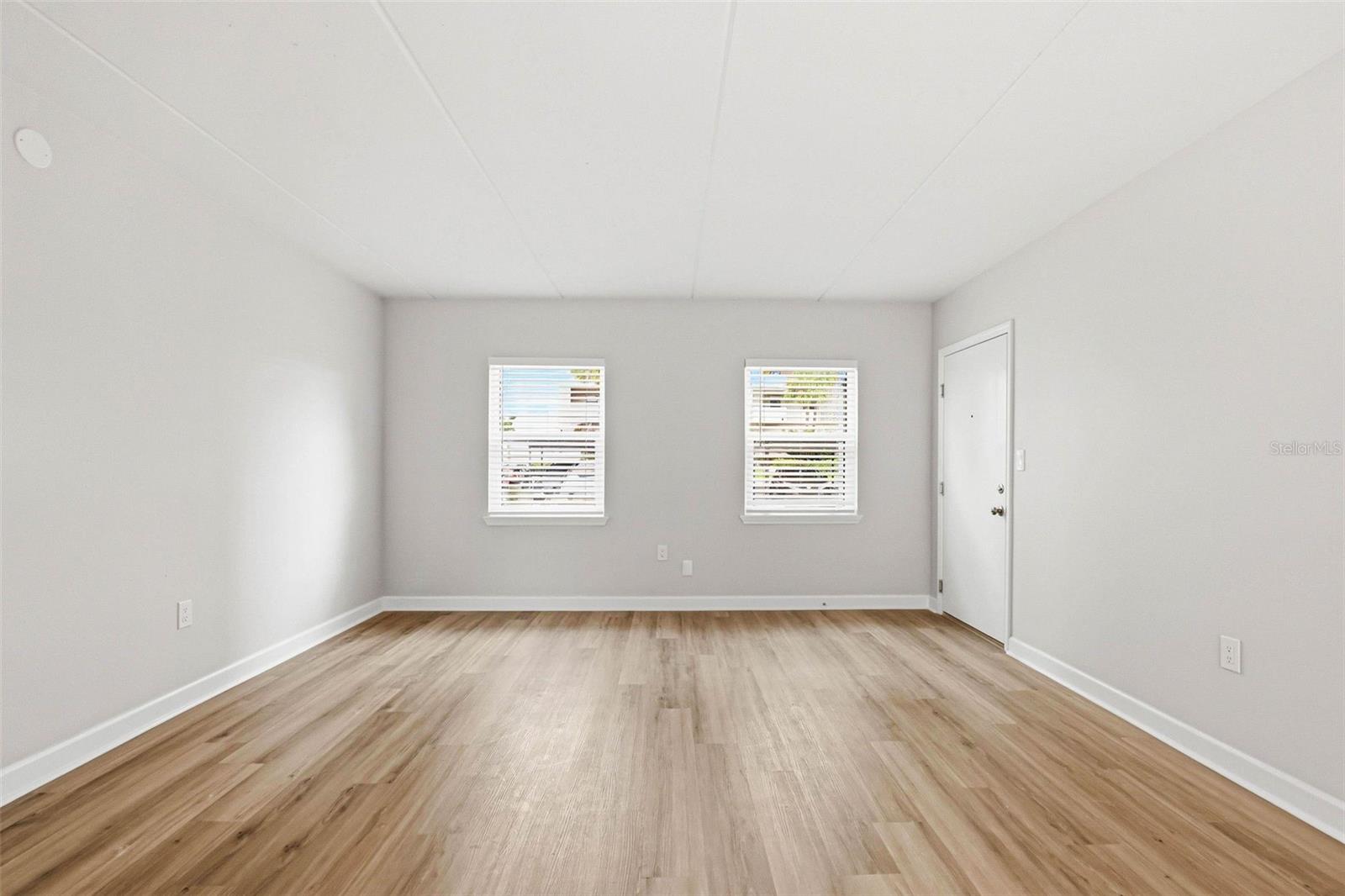 1160 RUE DES ROIS 1B