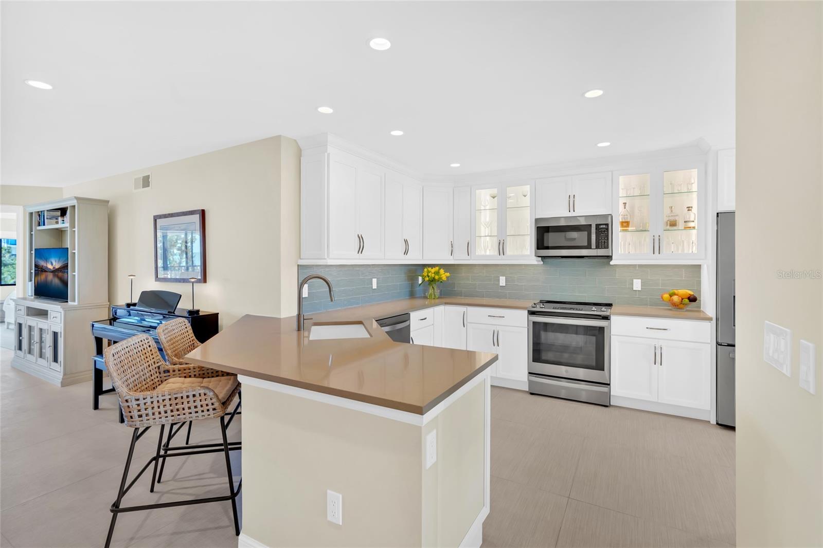 CASTAWAY COVE - Residential