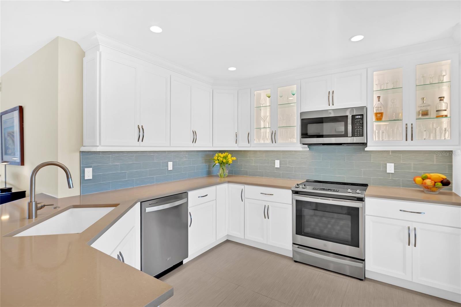 CASTAWAY COVE - Residential