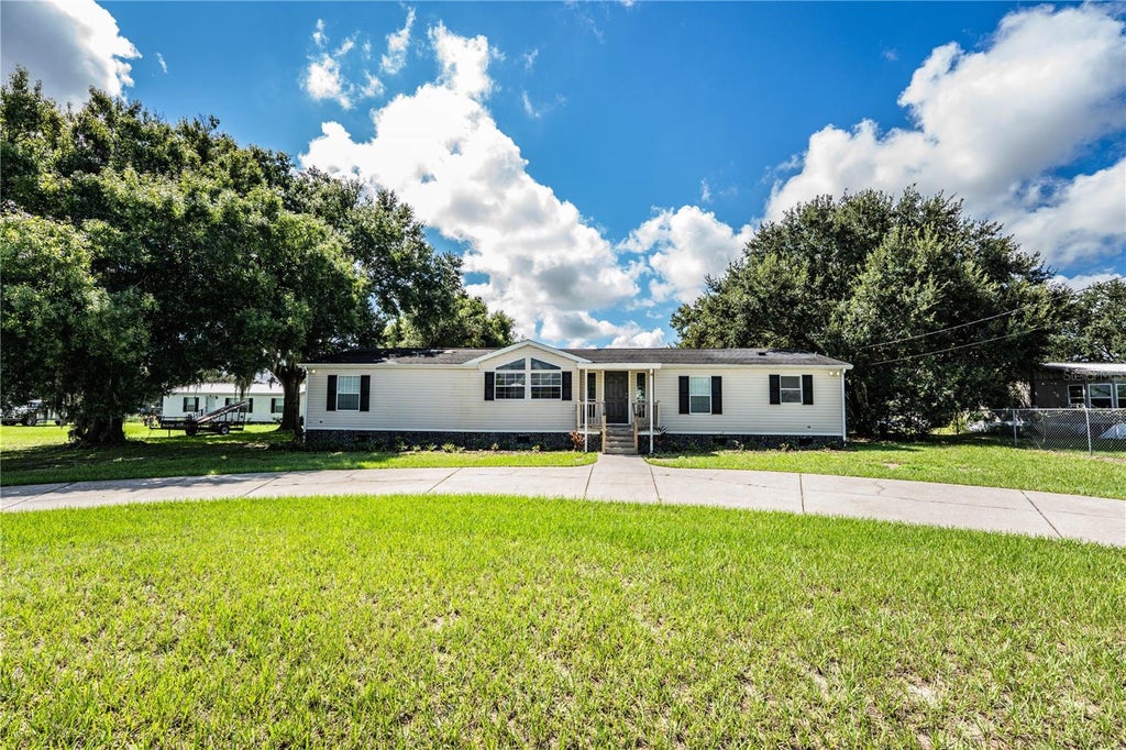 Photo of 8045 Alturas Babson Park Cutoff Rd, Bartow, FL 33830 (MLS # L4964927)