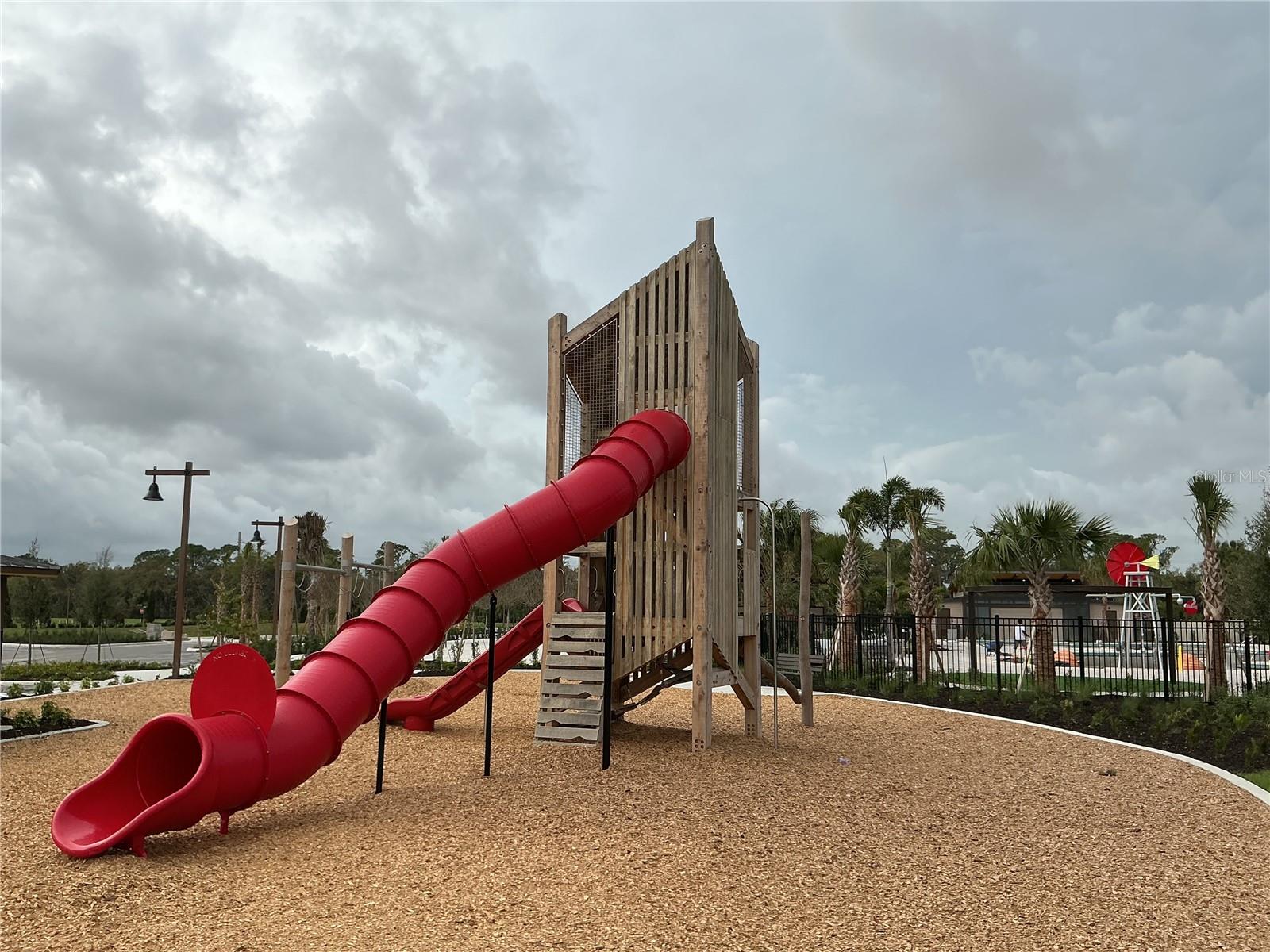 OAKFIELD LAKES - Residential