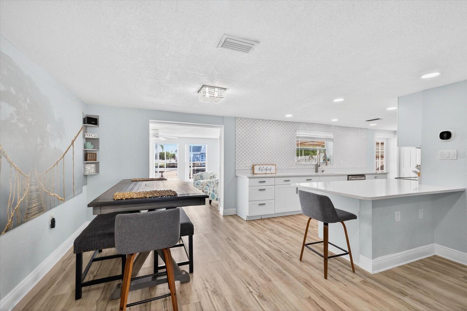 FOREST HILLS - Residential Lease