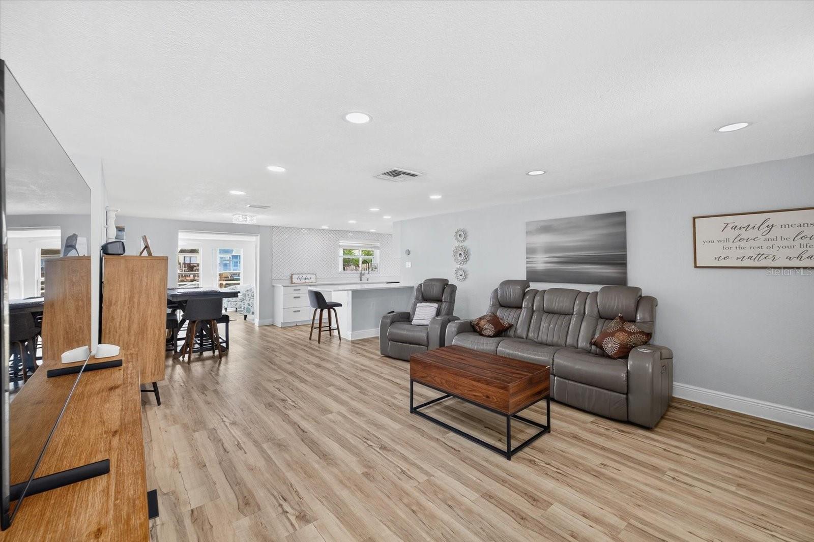 FOREST HILLS - Residential Lease