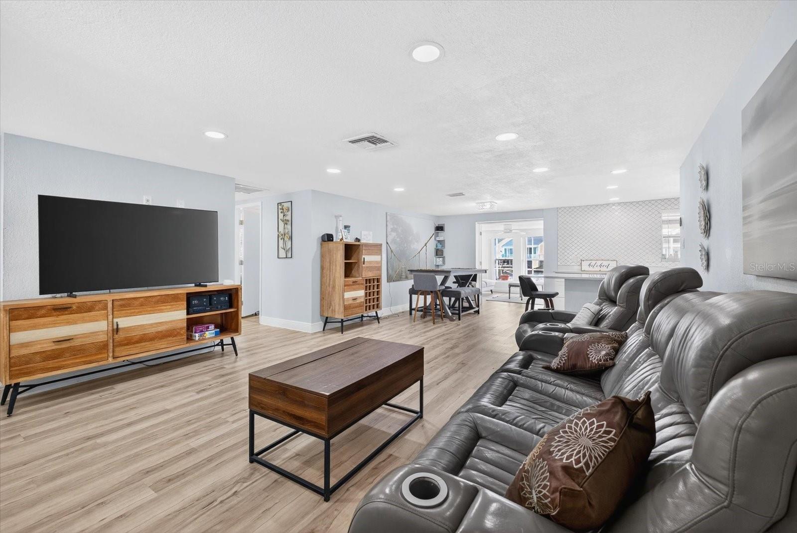 FOREST HILLS - Residential Lease