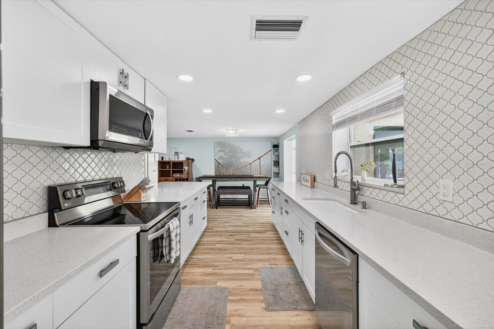 FOREST HILLS - Residential Lease