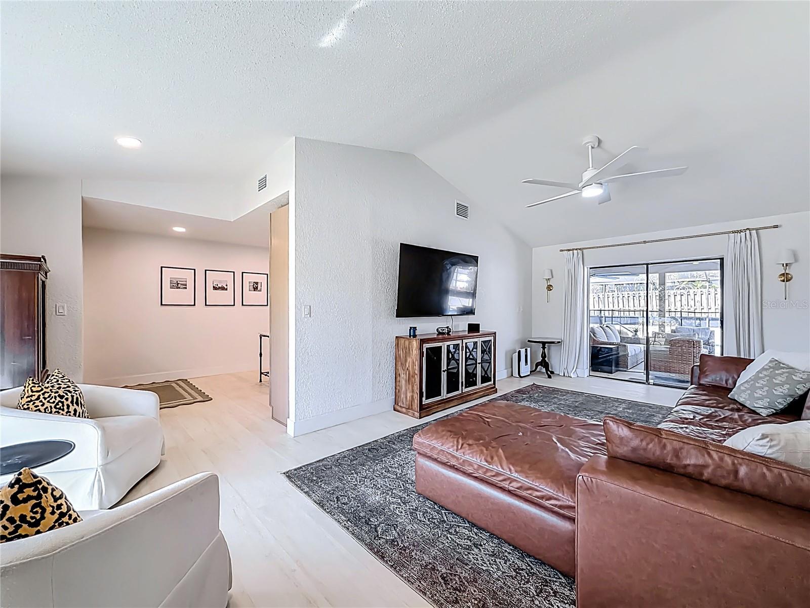 SPANISH PINES - Residential