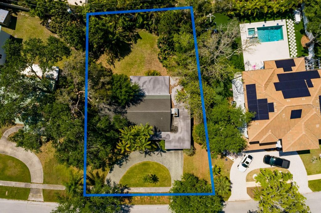 Photo of 459 Bayview Drive NE, St Petersburg, FL 33704 (MLS # TB8372319)