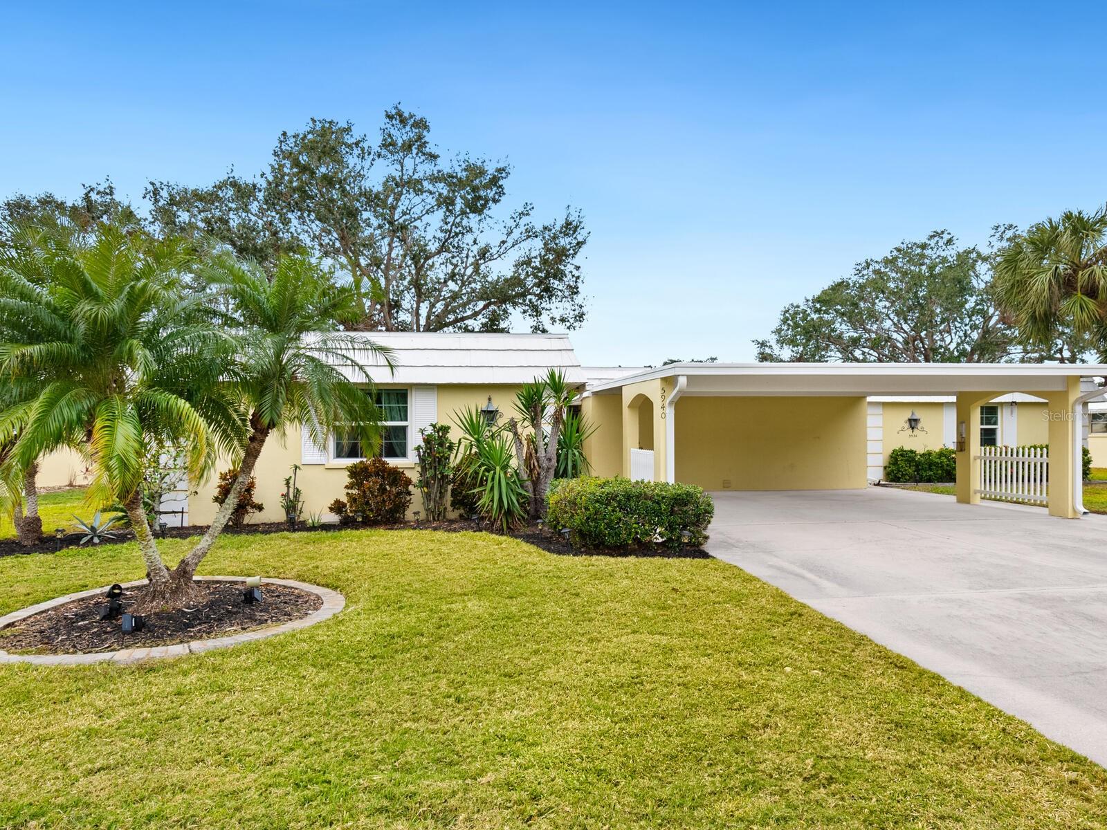 5940 DRIFTWOOD AVENUE 15