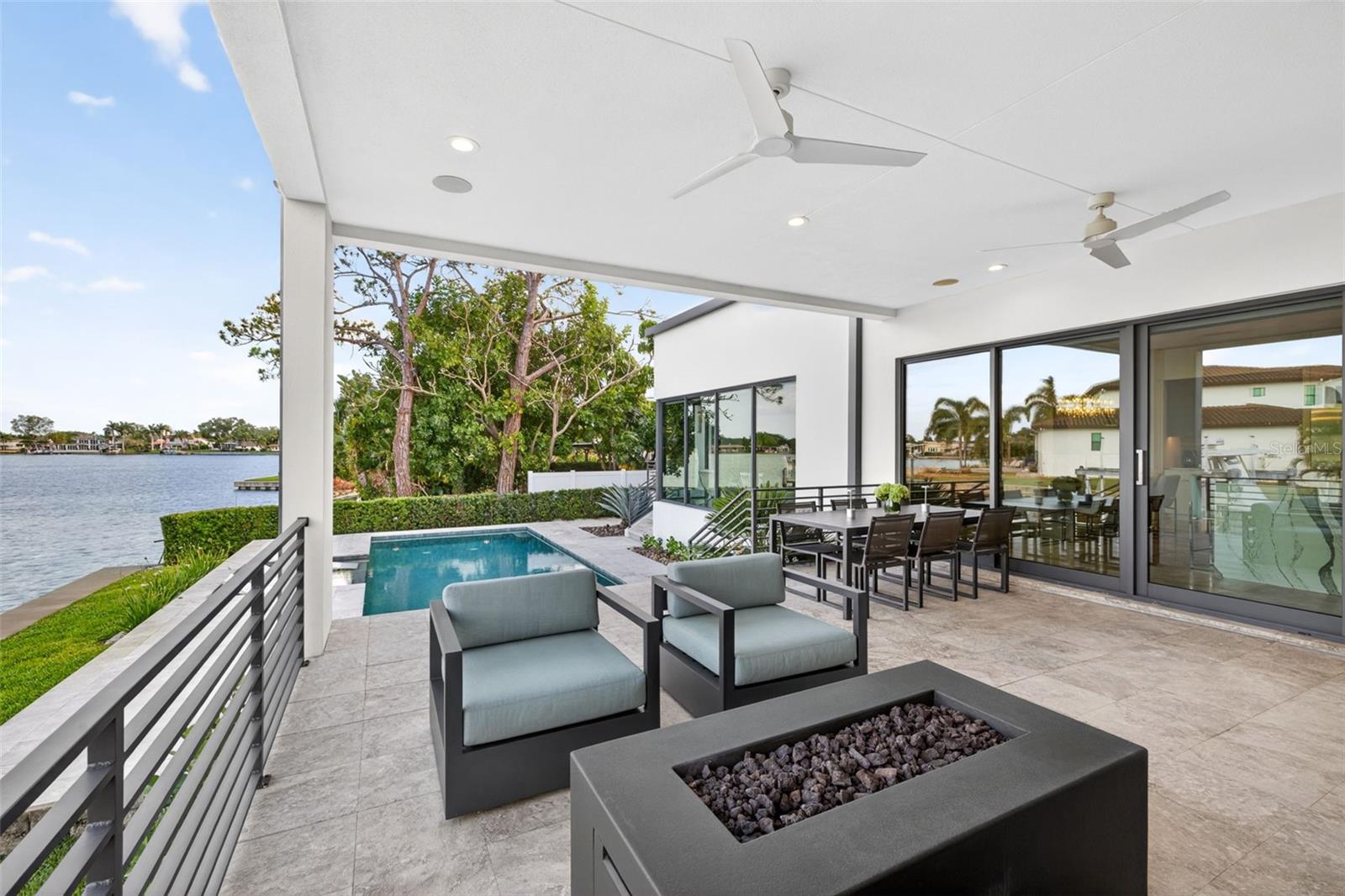 NORTH EAST PARK PLACIDO SHORES - Residential