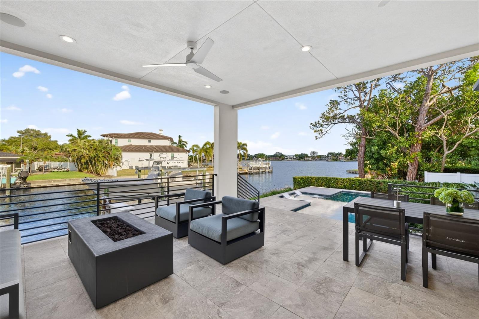 NORTH EAST PARK PLACIDO SHORES - Residential