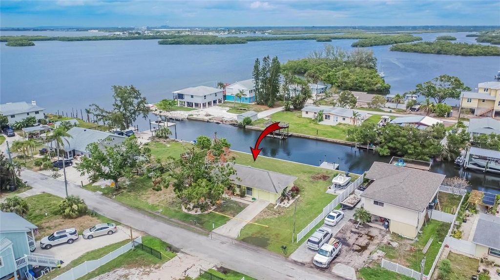 Photo of 814 Seabreeze Drive, Ruskin, FL 33570 (MLS # TB8378302)