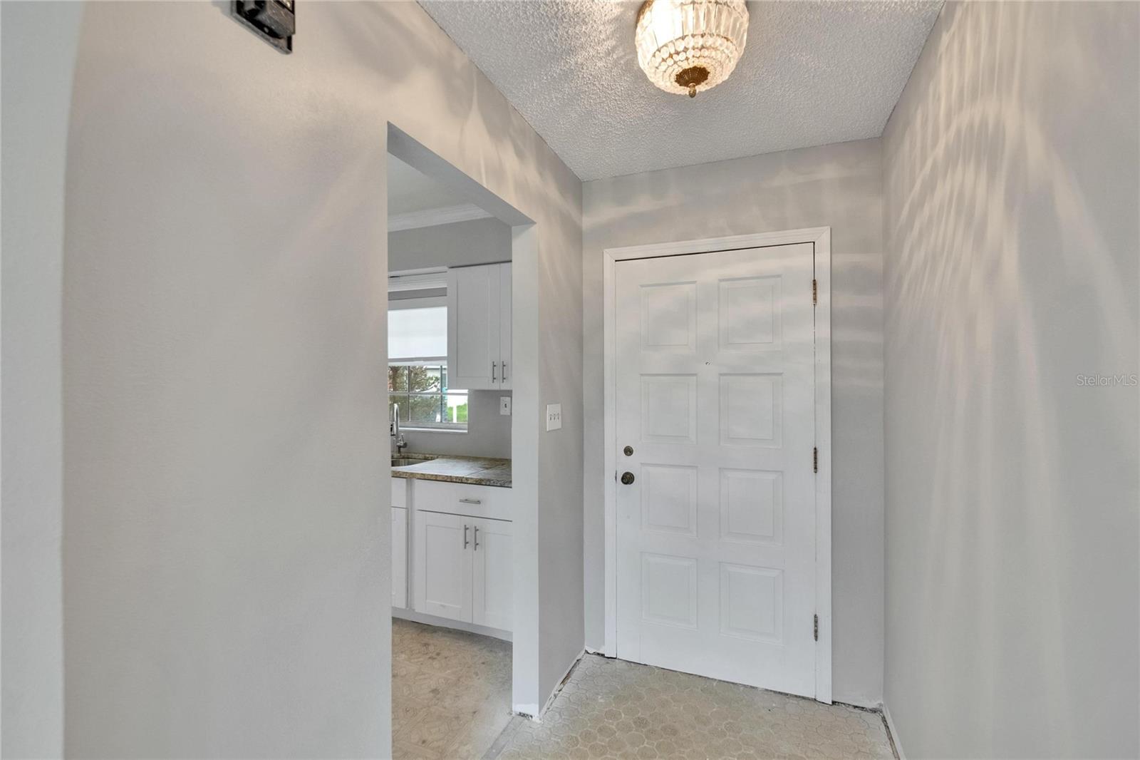 814 SEABREEZE DRIVE