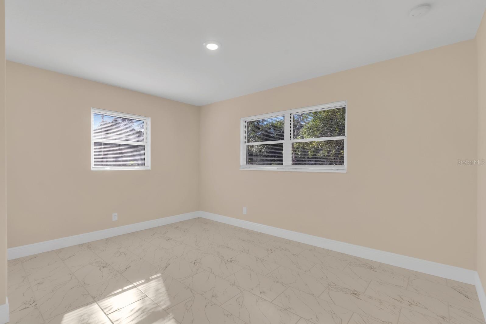 PINE HILLS MANOR 05 - Residential