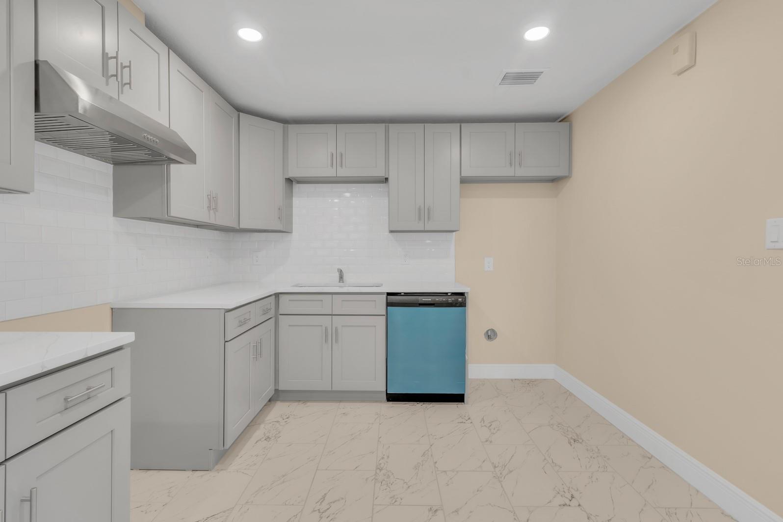 PINE HILLS MANOR 05 - Residential