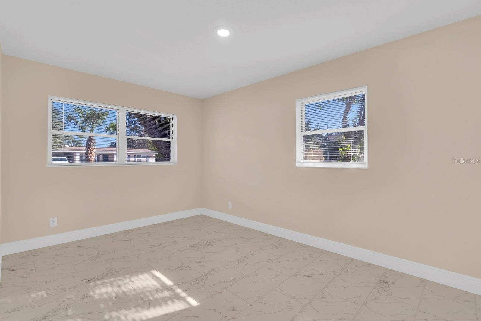 PINE HILLS MANOR 05 - Residential