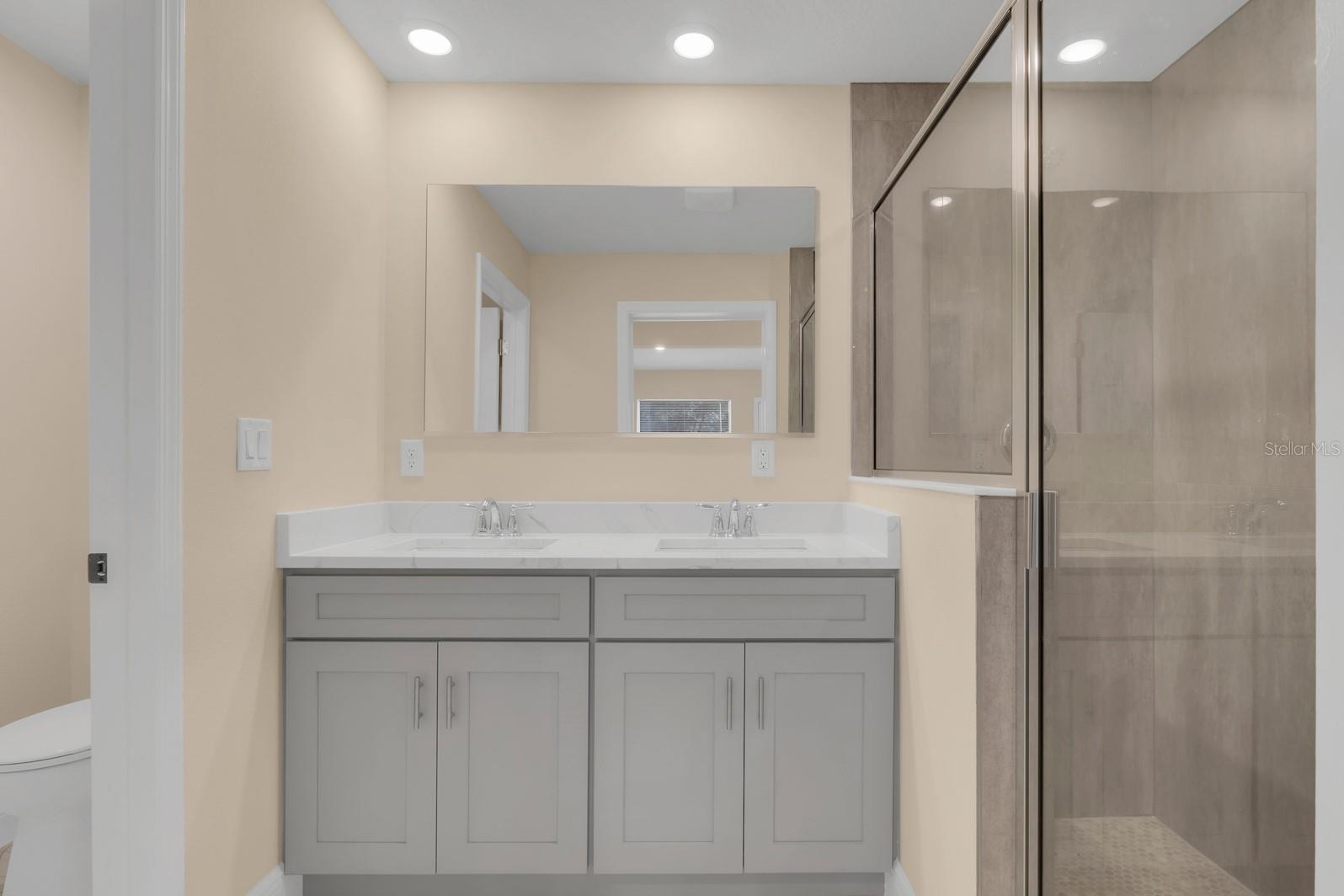 PINE HILLS MANOR 05 - Residential