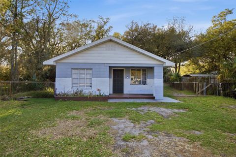 Photo of 907 Center Street, Plant City, FL 33563 (MLS # TB8484663)