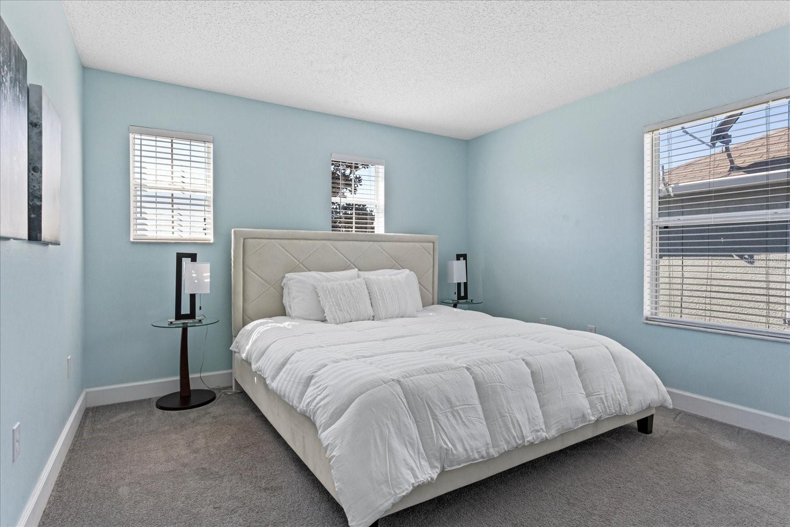 FOUR CORNERS PH 02 - Residential Lease