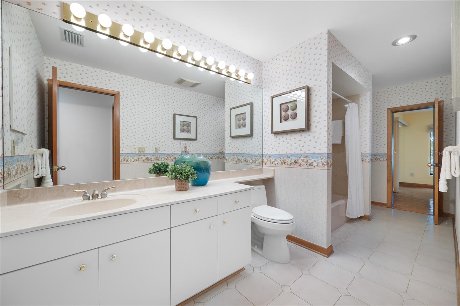 BAYPORT VILLAGE - Residential