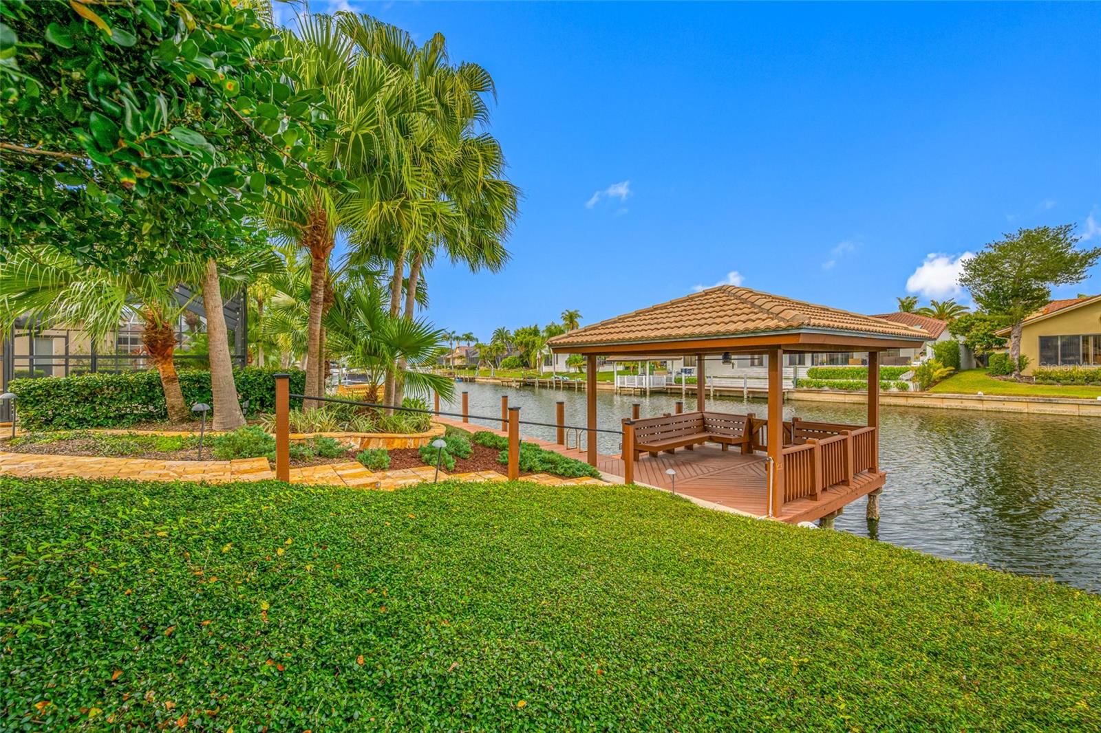 BAYPORT VILLAGE - Residential