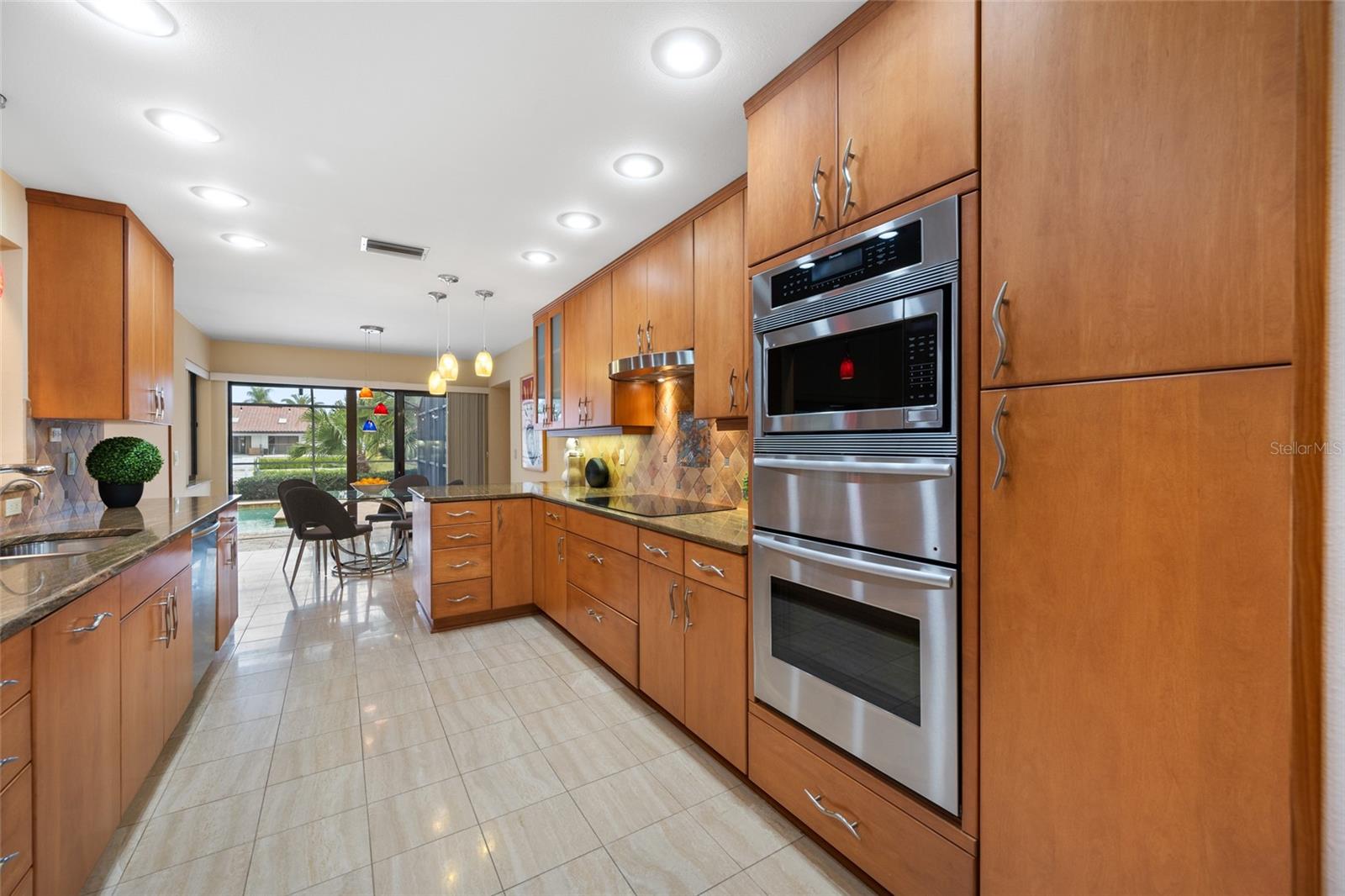 BAYPORT VILLAGE - Residential