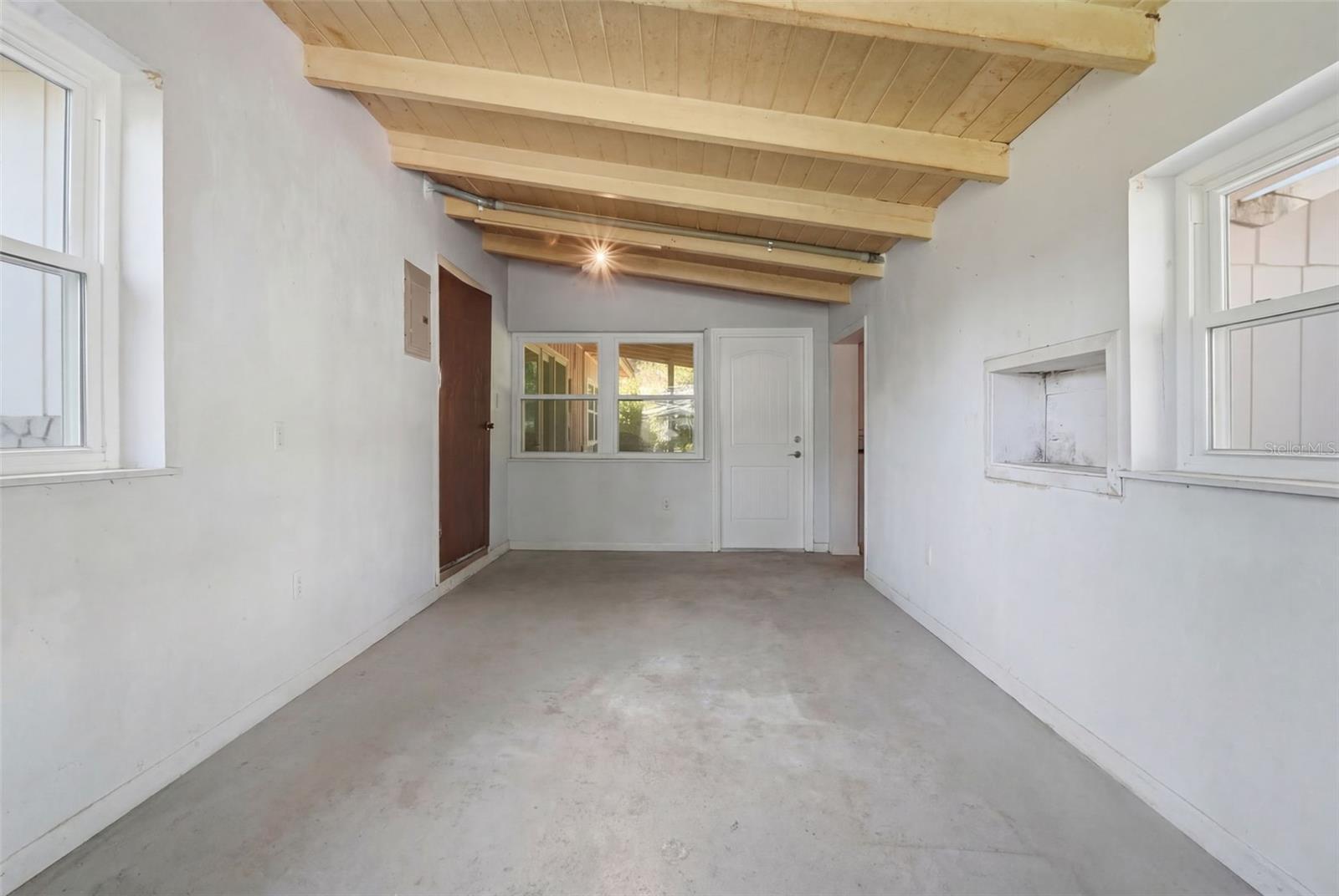 STONE ISLAND ESTATES - Residential