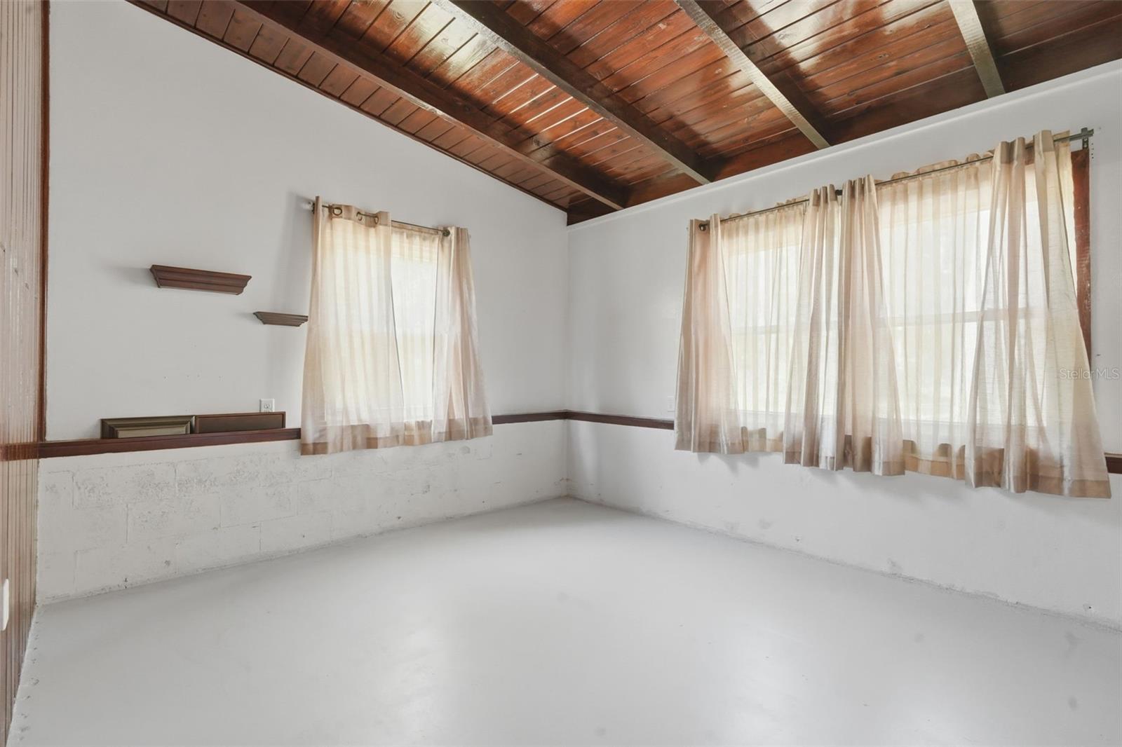 STONE ISLAND ESTATES - Residential